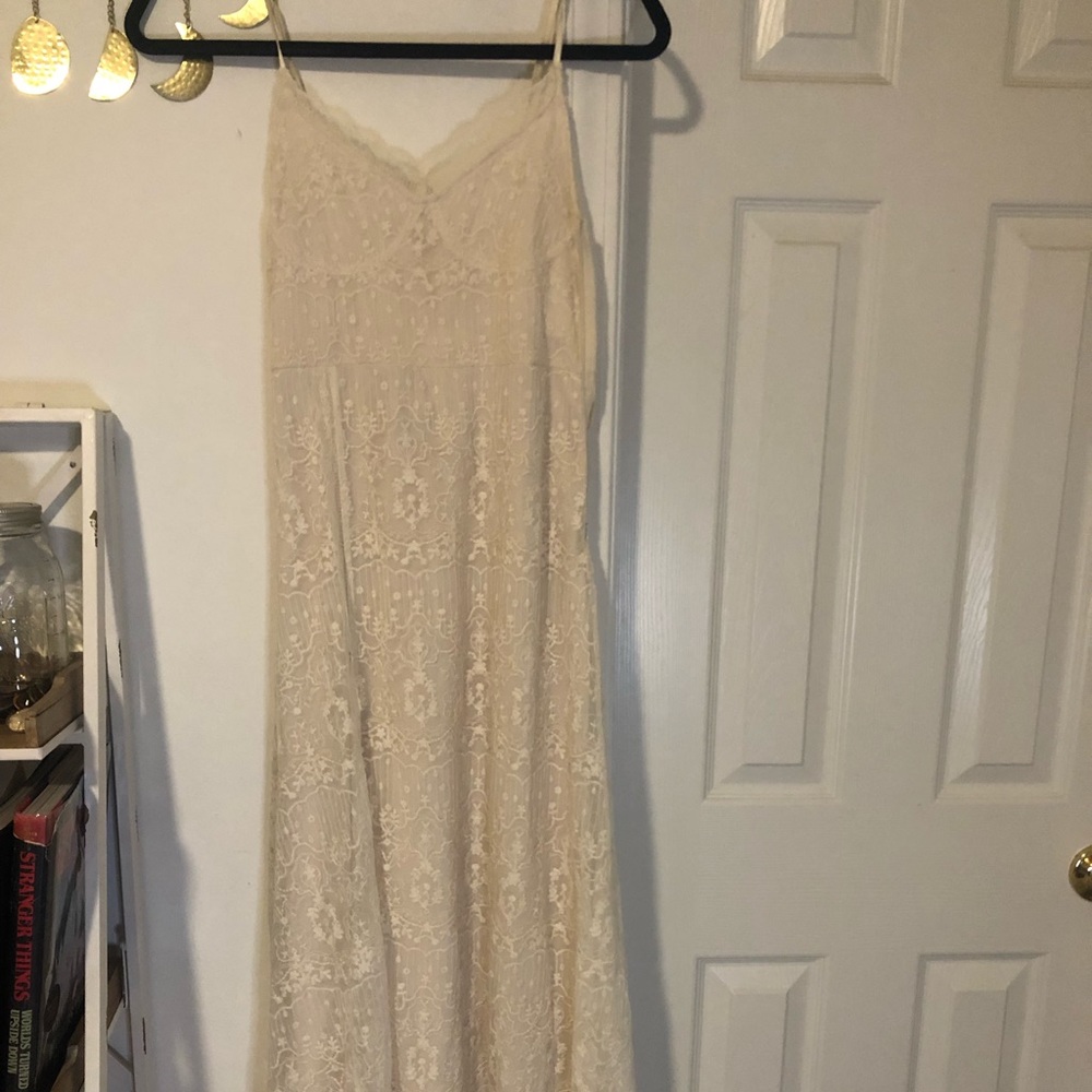 the prettiest Zara embroidered bustier maxi dress !! new with tags !!